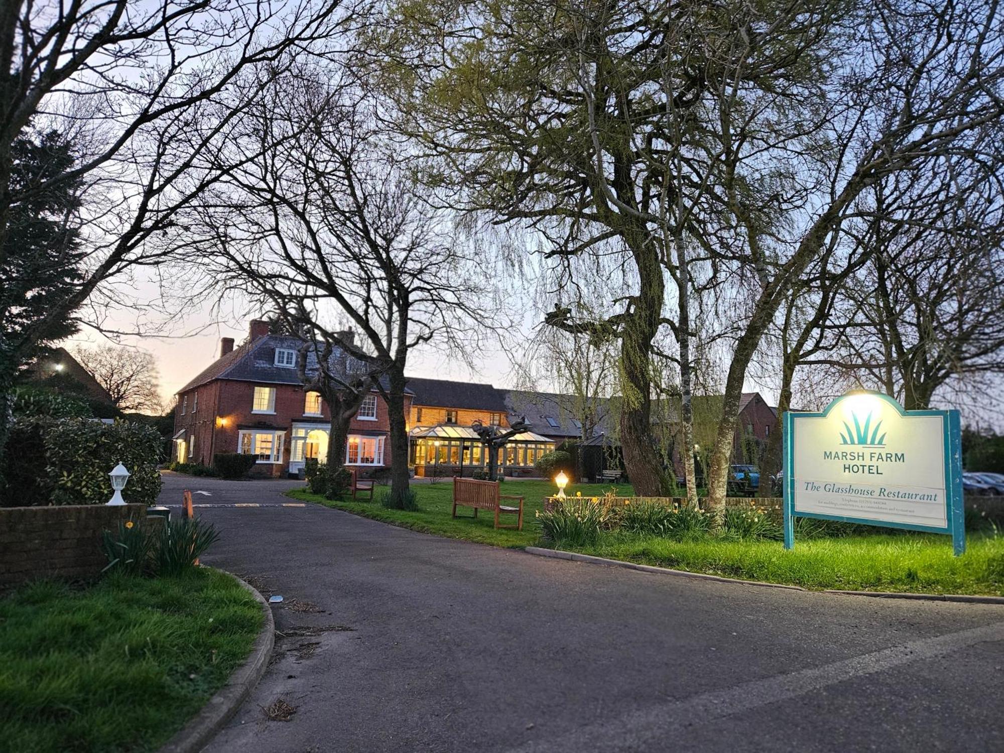 Marsh Farm Hotel Swindon Kültér fotó